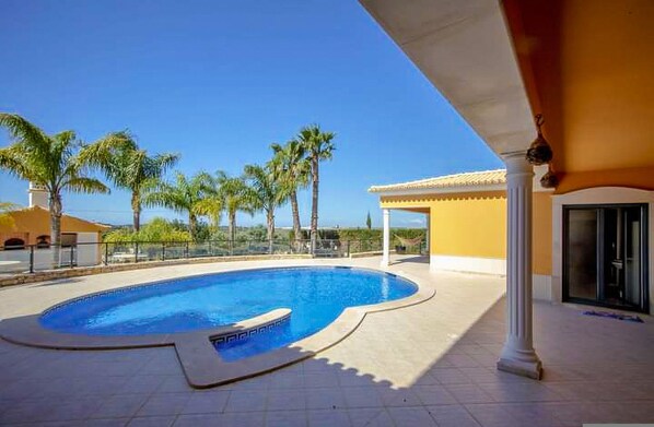 4 bedrooms