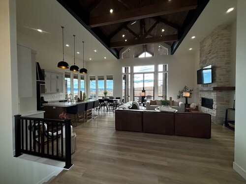 NEW! Park Place Bear Lake - Luxury Family Reunions with Pool & Beach Access