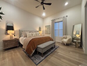 7 slaapkamers, een strijkplank/strijkijzer, reisbedje, wifi