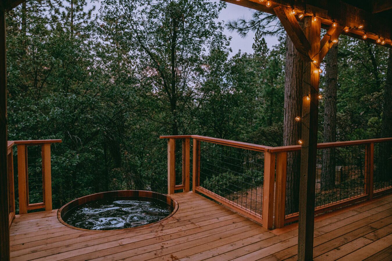 Outdoor spa tub