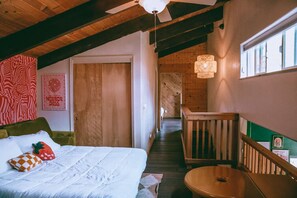 3 bedrooms, travel crib, free WiFi, bed sheets