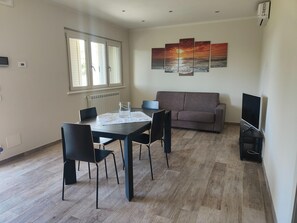 Dining - Holiday Home for 5 Lido di Camaiore (Camaiore)