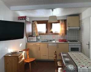 Réfrigérateur, micro-ondes, four, lave-vaisselle