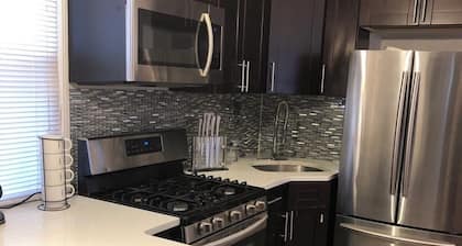 Charming 1-bedroom apartment in Queens with WiFi and AC