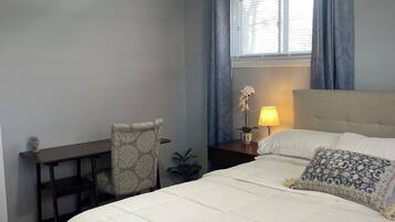 3 bedrooms, iron/ironing board, WiFi, bed sheets