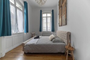 Luokittelematon kuva, 5 kautta 44, painike