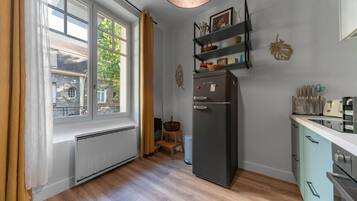 Frigorifero, microonde, forno, lavastoviglie