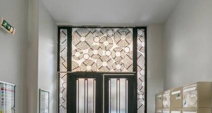 Design apartment in the city center near Thermes