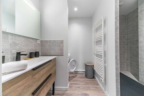 Hair dryer, towels
