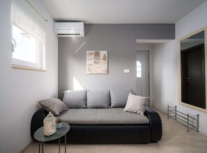 Apartment | Living room - Beautiful Apartment With Parking Space (Porec)