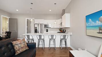 House, Multiple Beds (Cocktails) | Living area