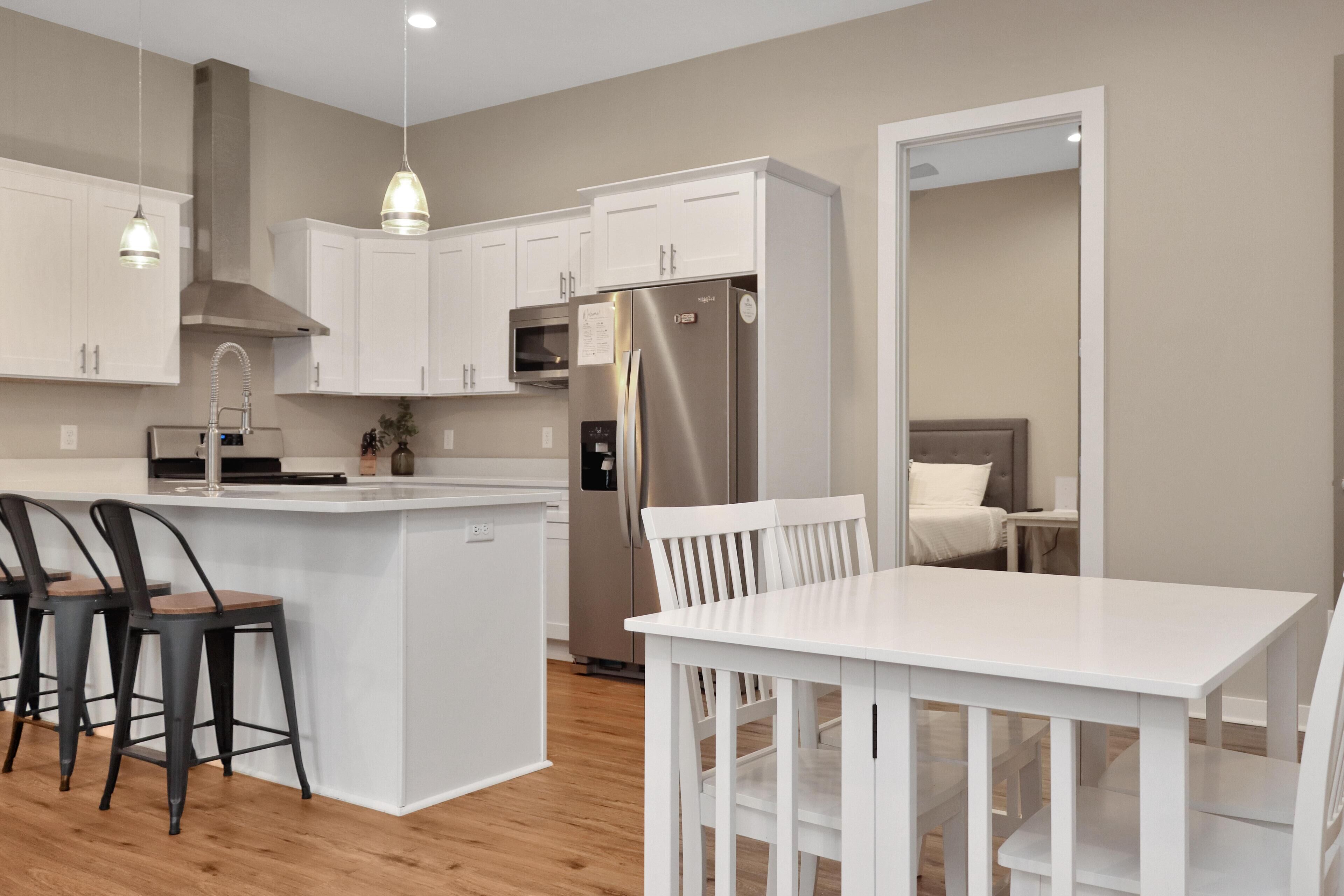 House, Multiple Beds (Cocktails) | Dining