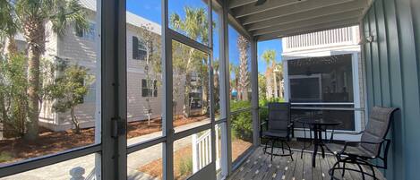 House, 1 King Bed with Sofa bed (Barefoot Cottage B37 - The B's Knees) | Terrace/patio