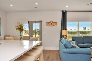 Maison, plusieurs lits (Coastal Oasis) | Intérieur