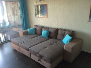 Smart TV, tenis de mesa y libros 