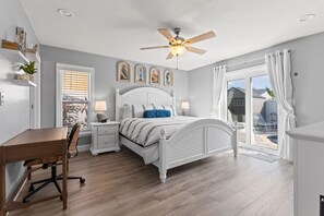 3 Schlafzimmer, Schreibtisch, Bügeleisen/Bügelbrett, Reisekinderbett