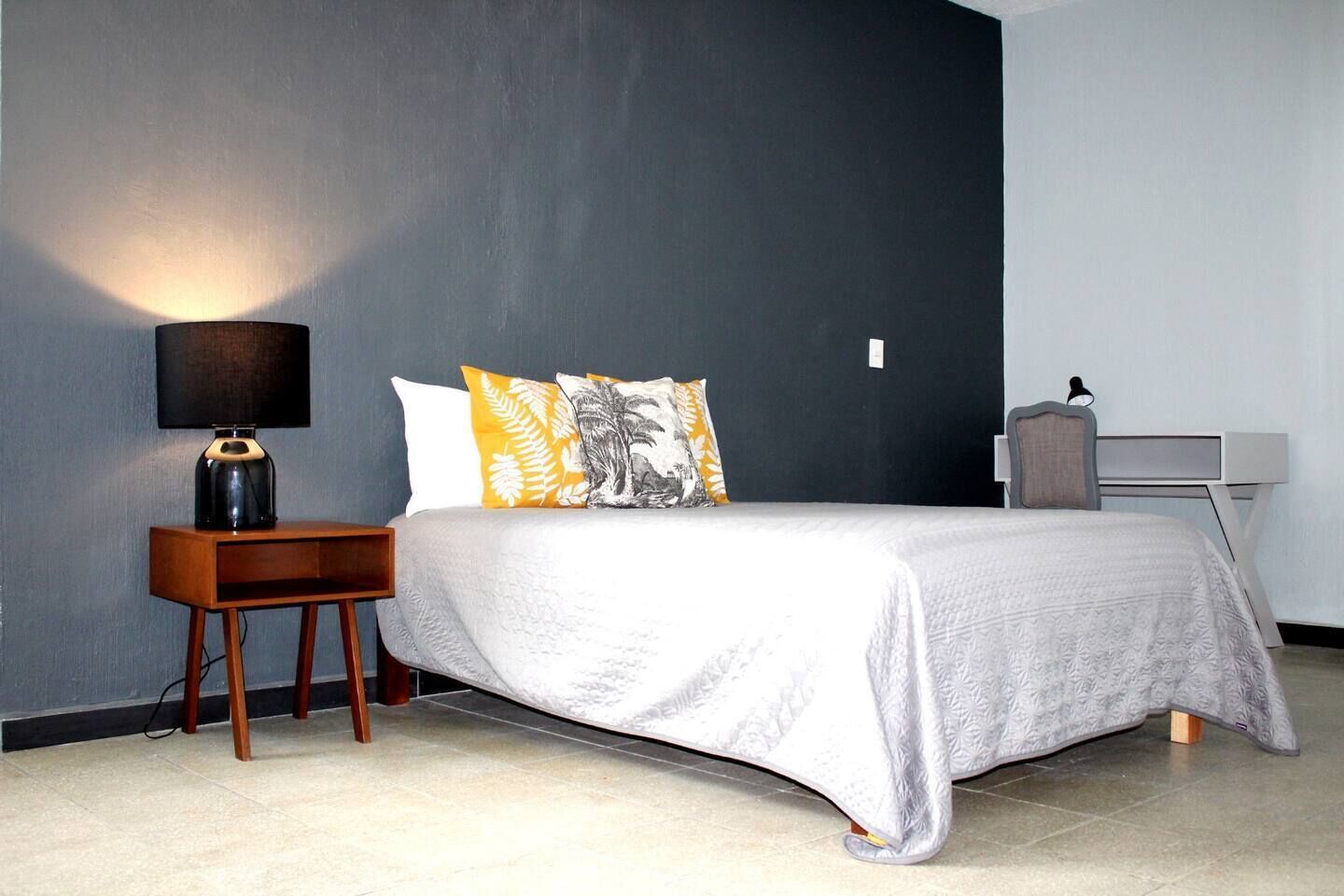 1 soverom, strykejern/-brett, wi-fi og sengetøy