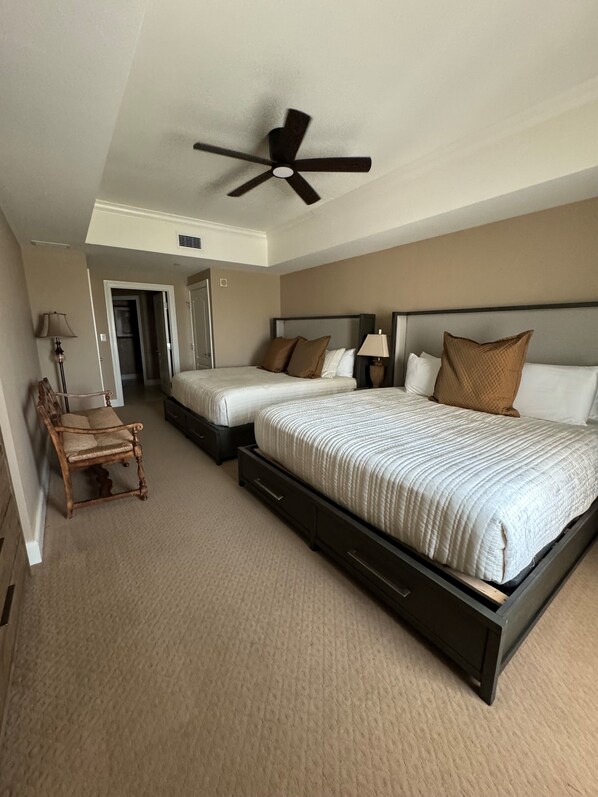 2 chambres, fer et planche à repasser, Wi-Fi, draps fournis