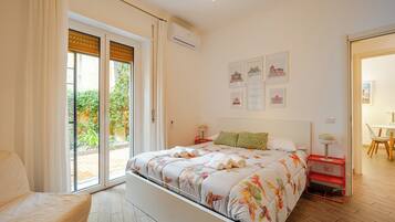 1 dormitorio, tabla de planchar con plancha, wifi