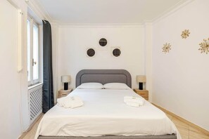 4 habitaciones, tabla de planchar con plancha, wifi y ropa de cama 