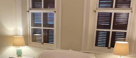 6 habitaciones, tabla de planchar con plancha, wifi y ropa de cama