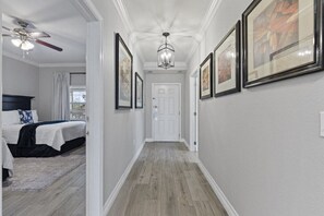 3 室のベッドルーム、アイロン / アイロン台、WiFi、ベッドシーツ