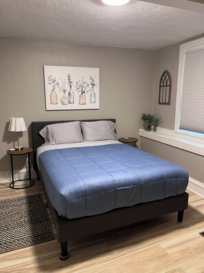 2 chambres, fer et planche à repasser, Wi-Fi, draps fournis