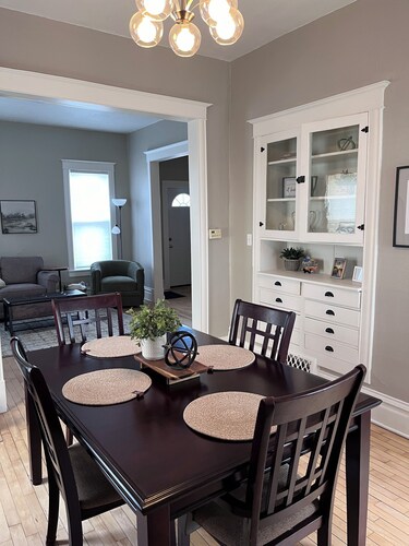 The Hudson Carriage Townhouse