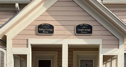 The Hudson Carriage Townhouse