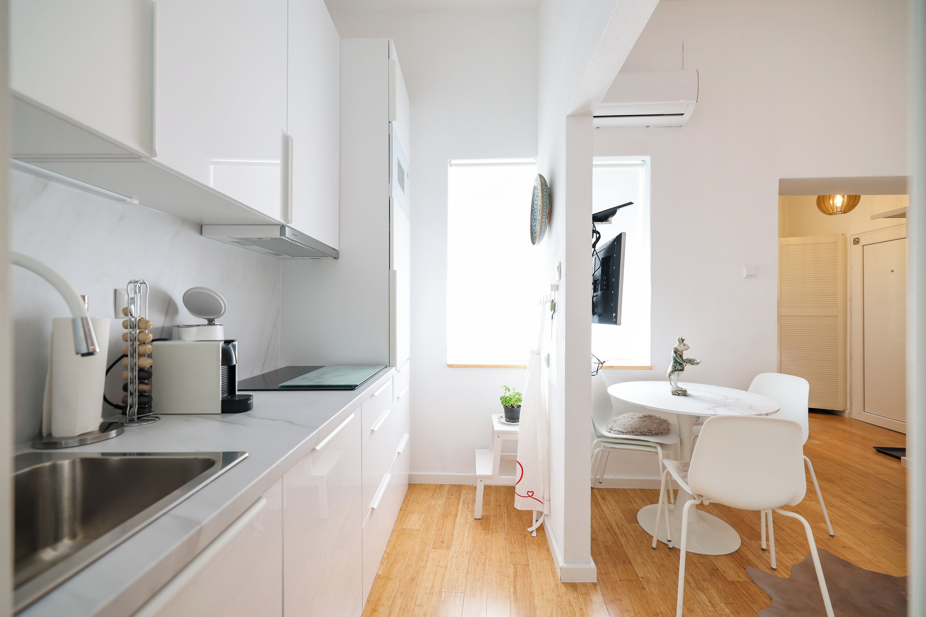 Deluxe Apartment, City View | Private kitchen | Electric kettle, toaster