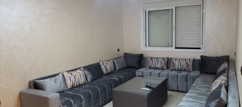 Spacious and charming 2-bedroom apartment in delightful Tanger with fast WiFi