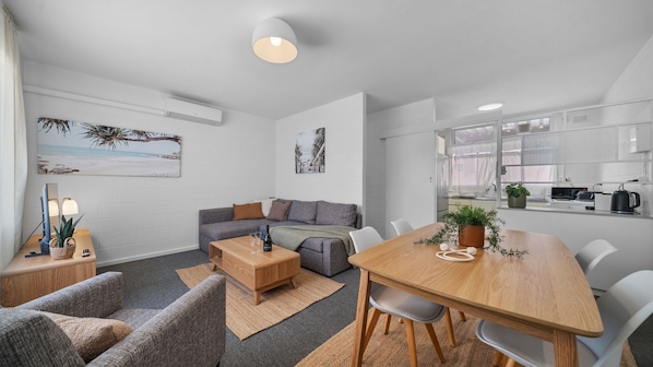 TV - Belle Escapes - Sussex By The Sea (Glenelg)