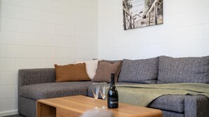 TV - Belle Escapes - Sussex By The Sea (Glenelg)