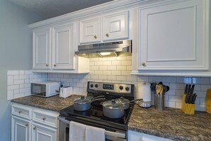 Fridge, microwave, oven, dishwasher - Perfect for business travelers (Houston)