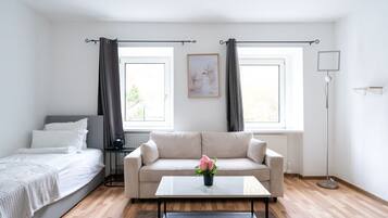 2 Schlafzimmer, Schreibtisch, Bügeleisen/Bügelbrett, kostenloses WLAN