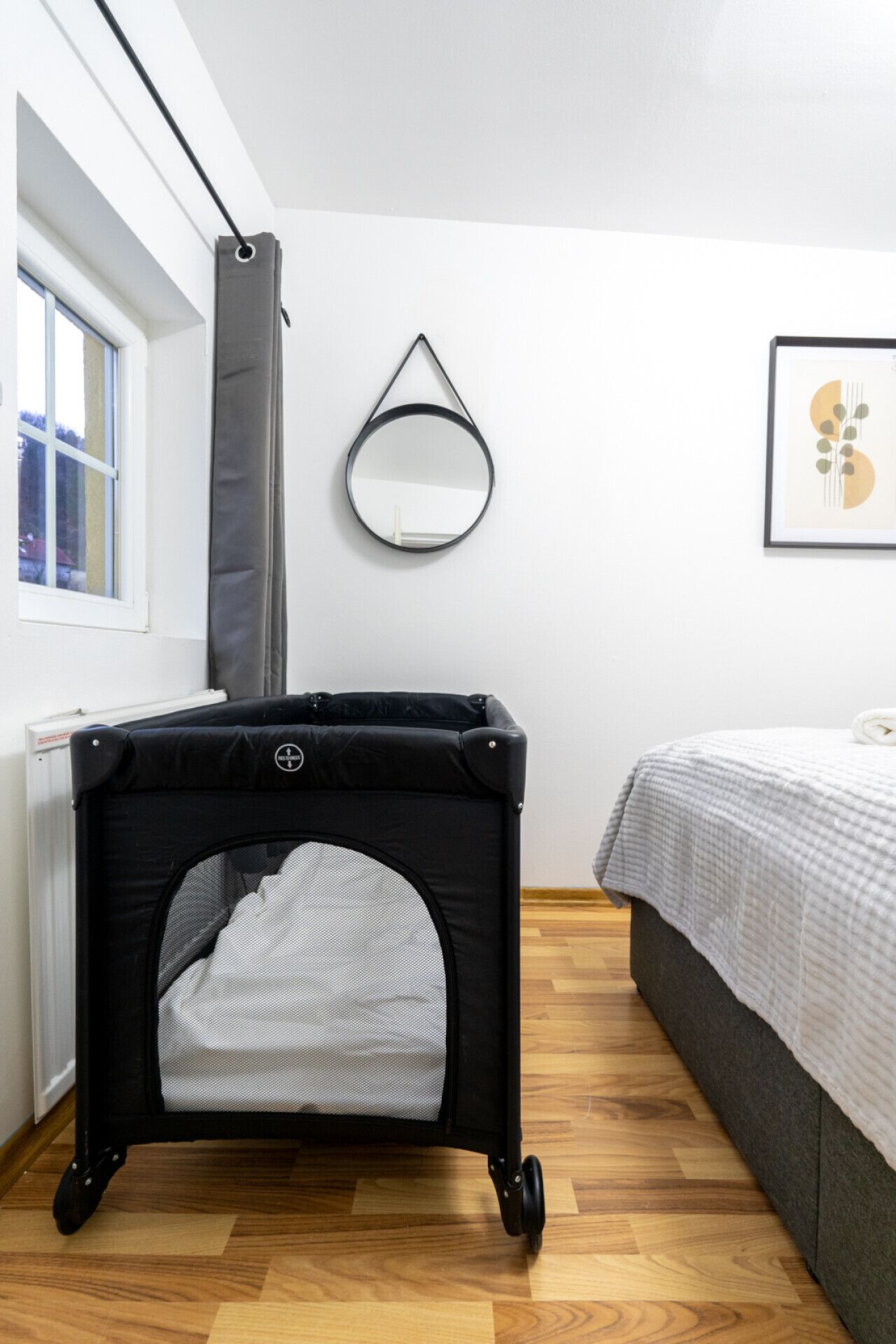 2 室のベッドルーム、デスク、アイロン / アイロン台、WiFi (無料)