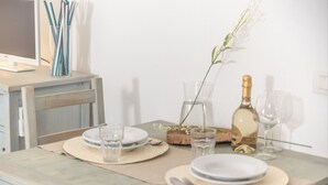 Appartamento, balcone, vista piscina | Pasti