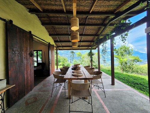Nutabe House, Girardota 40 min from Medellín! Ideal house for families and friends 