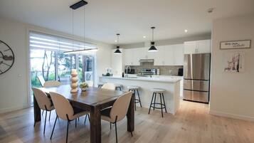 The 105 | Private kitchen | Full-size fridge, electric kettle, toaster, paper towels