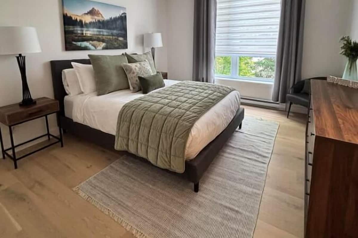 Kondominium (Le 203) | Seprai premium, kedap suara, dan setrika/meja setrika