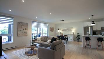 Le 303 | Living area | Smart TV