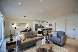 Kondominium (Le 303) | Area keluarga | Smart TV