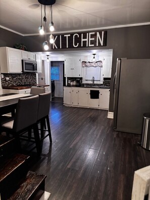 Coffee/tea maker, fridge, microwave, oven - Cute home with fenced backyard, firepit & swings. Near downtown. Pet-friendly! (Kannapolis)
