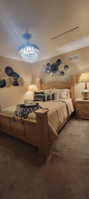 2 bedrooms, iron/ironing board, WiFi, bed sheets