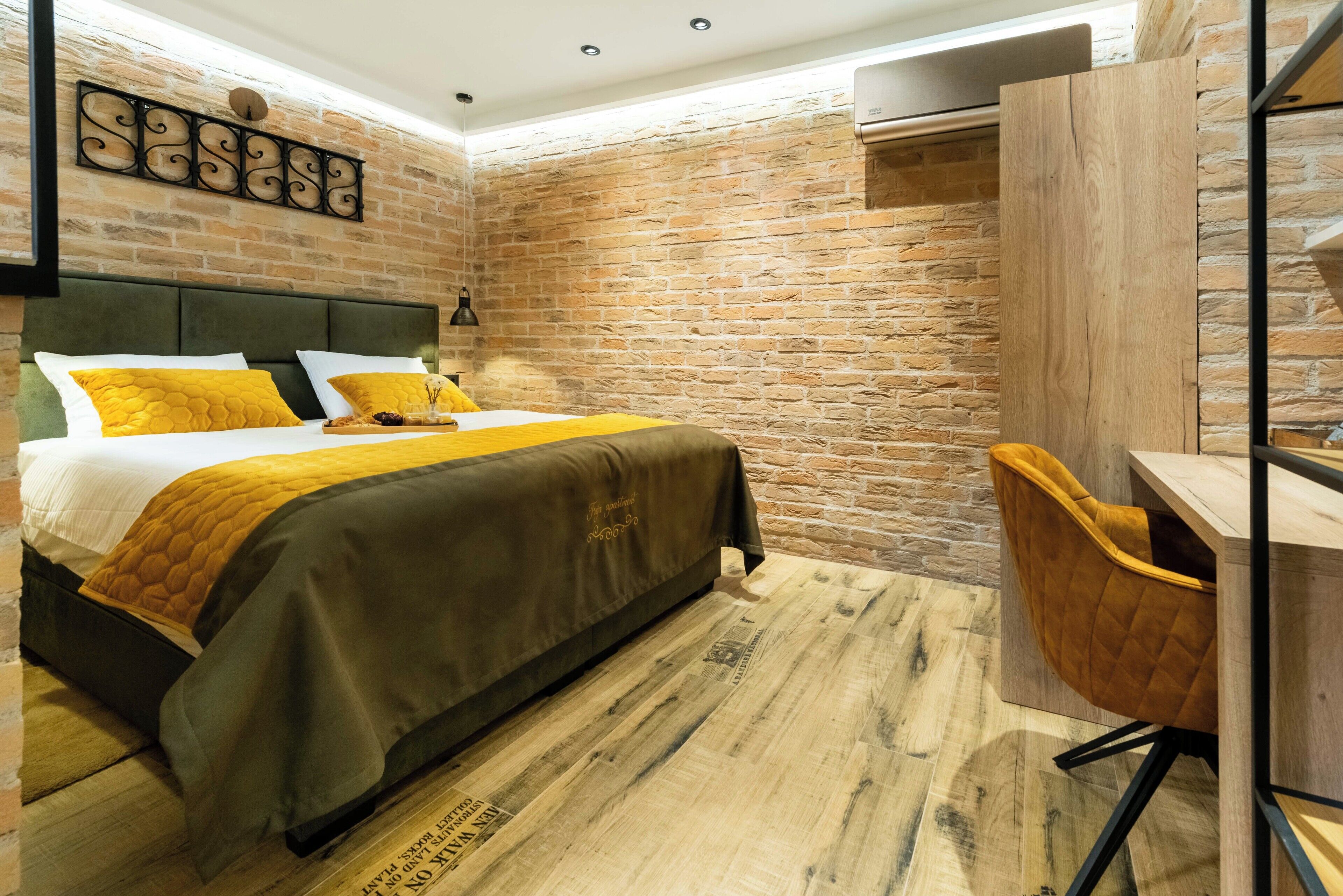 华丽开间套房 | 客房内保险箱、免费 WiFi