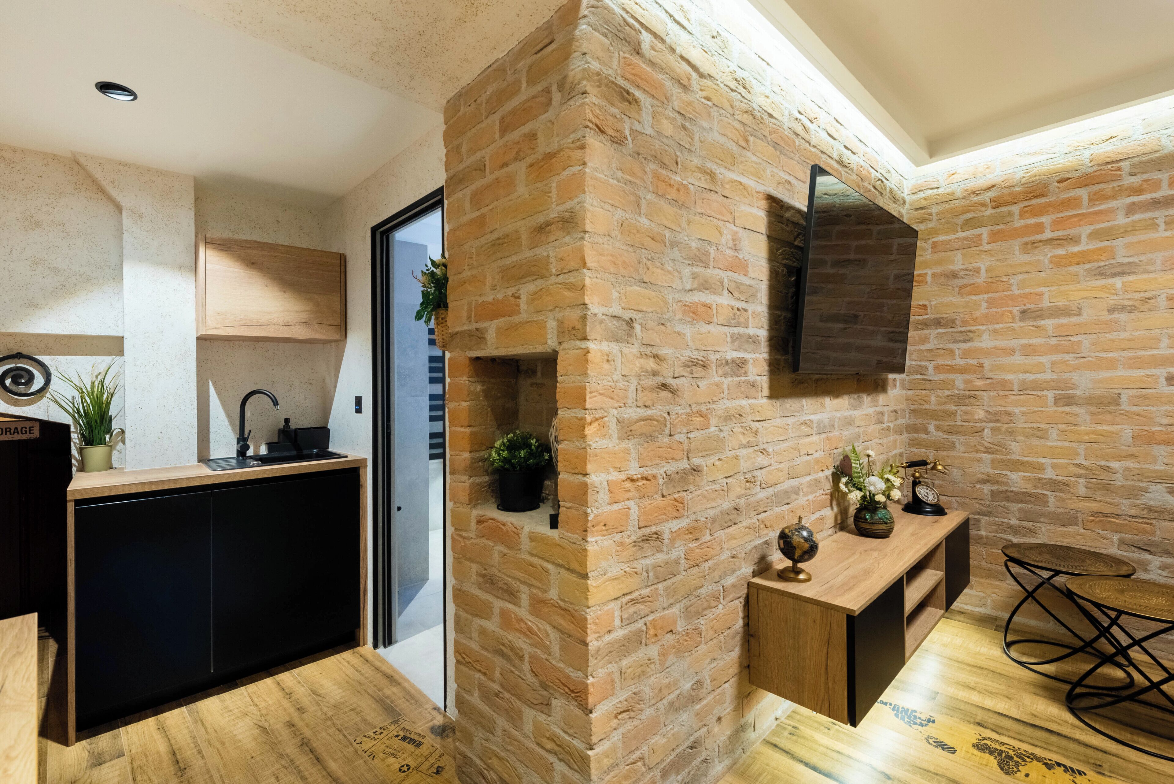 Deluxe Studio Suite | Bathroom