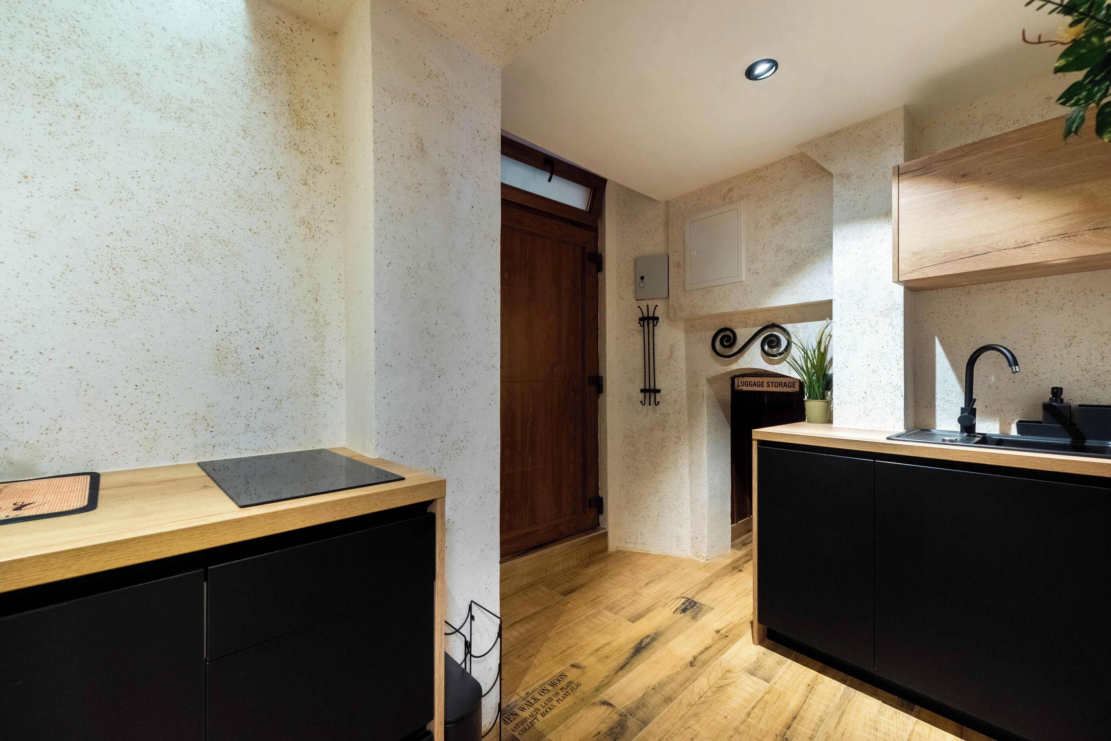 Deluxe Studio Suite | Private kitchen