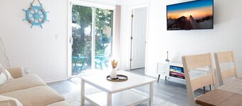 Spacious 3-bedroom house with A/C, heat, wi-fi, in peaceful setting by the river