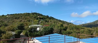 Cozy Studio4 in serene Tortola with AC, WiFi. Enjoyable getaway with Sunset View
