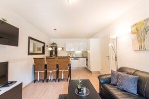 Apartment | Private kitchen - Apartment in Bad Gastein Near Ski Lifts (Bad Gastein)